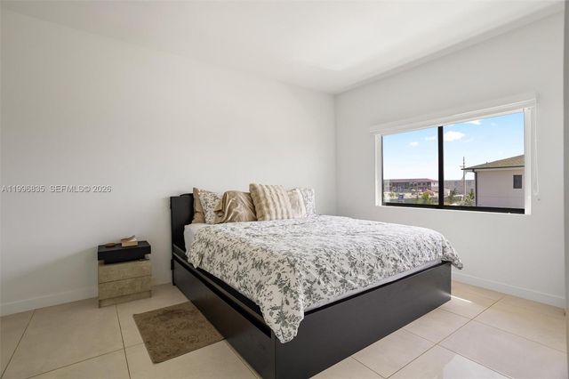 321 NW 13th Pl, Florida City, FL 33034