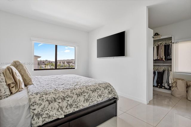 321 NW 13th Pl, Florida City, FL 33034