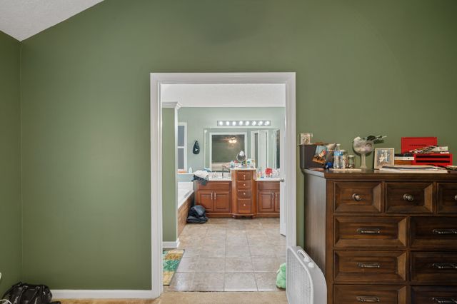 614 Creekfront Dr, Mount Juliet, TN 37122