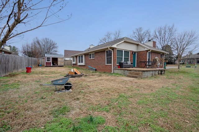 614 Creekfront Dr, Mount Juliet, TN 37122