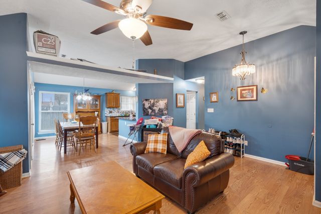 614 Creekfront Dr, Mount Juliet, TN 37122