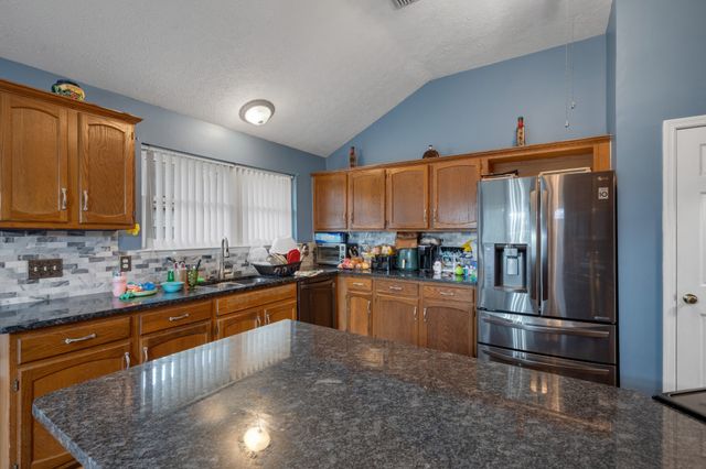 614 Creekfront Dr, Mount Juliet, TN 37122