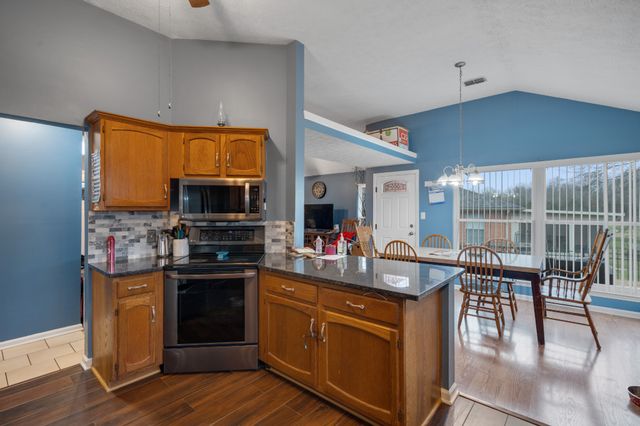 614 Creekfront Dr, Mount Juliet, TN 37122