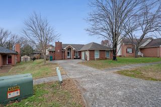 614 Creekfront Dr, Mount Juliet, TN 37122