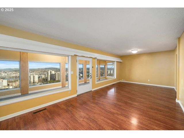 2604 Sw Buckingham Ave, Portland, OR 97201