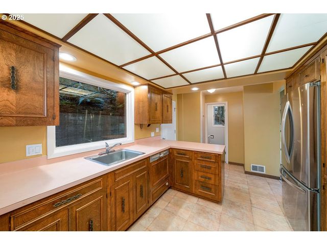 2604 Sw Buckingham Ave, Portland, OR 97201