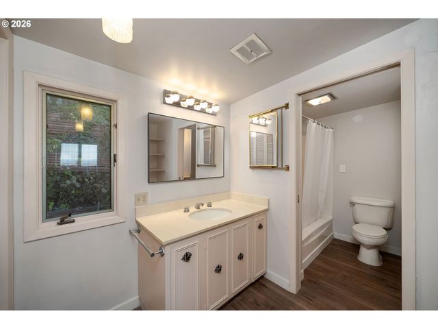 2604 Sw Buckingham Ave, Portland, OR 97201