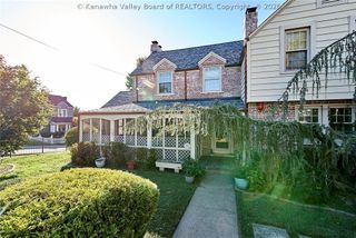 901 Somerset Drive, Charleston, WV 25302