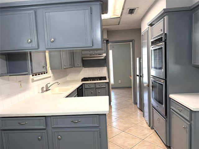 12615 Shannon Hills Drive, Houston, TX 77099