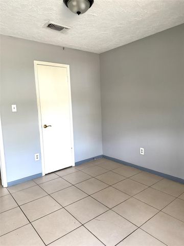 12615 Shannon Hills Drive, Houston, TX 77099