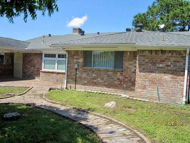 12615 Shannon Hills Drive, Houston, TX 77099