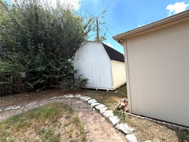 12615 Shannon Hills Drive, Houston, TX 77099