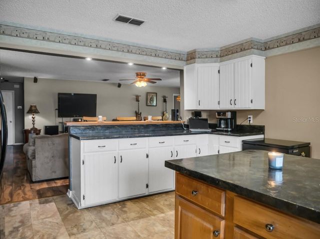 135 ASHLEY LAKE DRIVE, Melrose, FL 32666