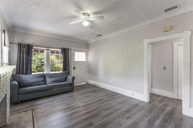 735 N CLARA AVENUE, Deland, FL 32720