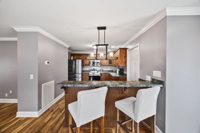 8590 Poplar Grove Rd, Mc Ewen, TN 37101