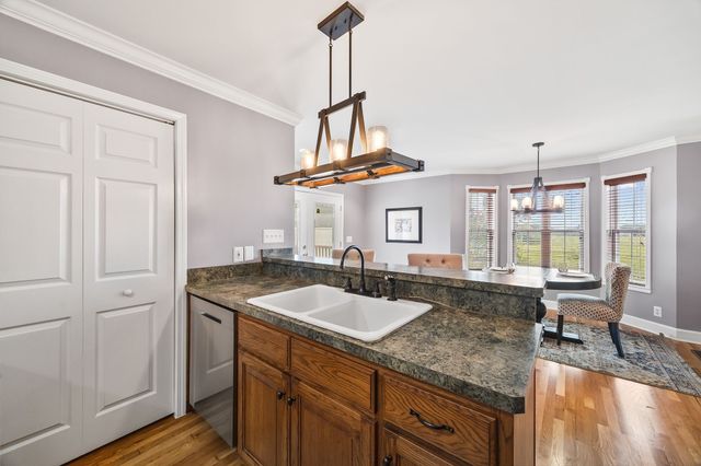 8590 Poplar Grove Rd, Mc Ewen, TN 37101