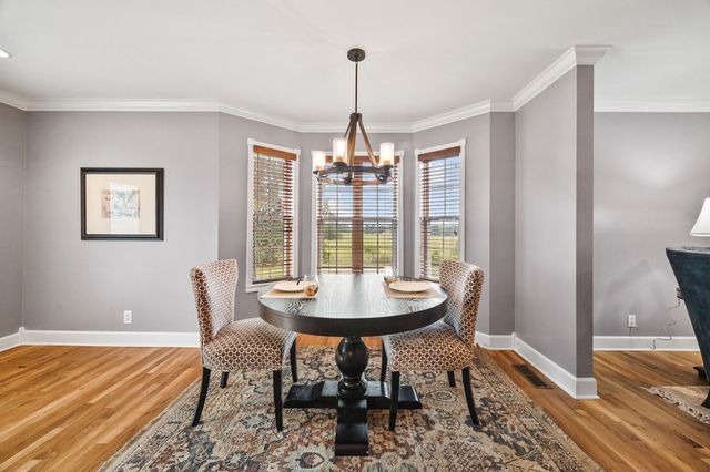 8590 Poplar Grove Rd, Mc Ewen, TN 37101