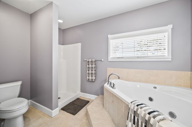 8590 Poplar Grove Rd, Mc Ewen, TN 37101