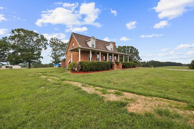 8590 Poplar Grove Rd, Mc Ewen, TN 37101