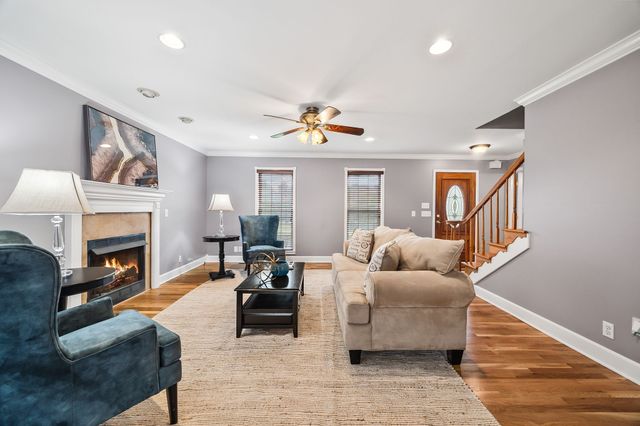 8590 Poplar Grove Rd, Mc Ewen, TN 37101