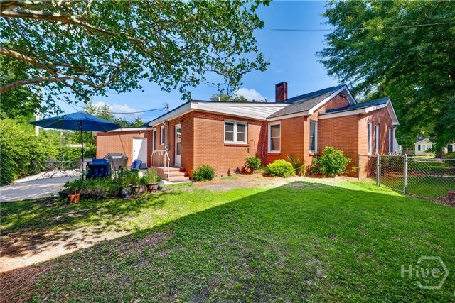 429 Columbus Drive, Savannah, GA 31405