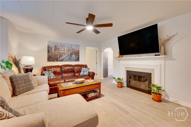 429 Columbus Drive, Savannah, GA 31405