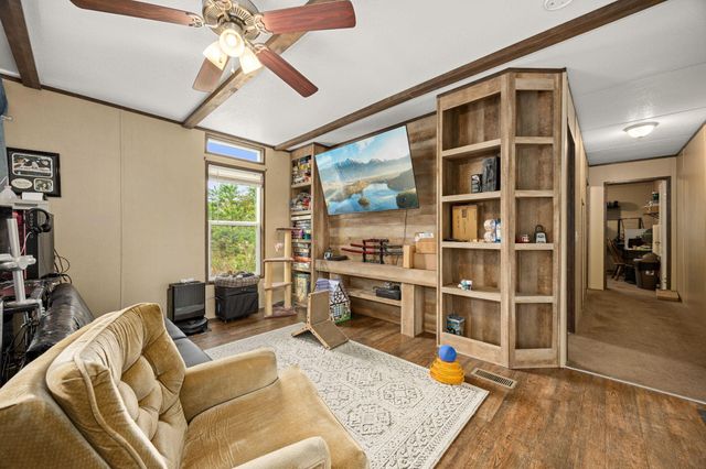 17300 Fm 943, Livingston, TX 77351