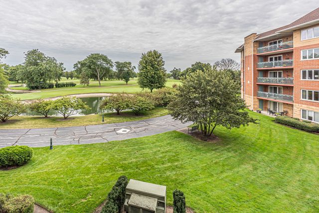 720 Creekside Drive 303, Mount Prospect, IL 60056
