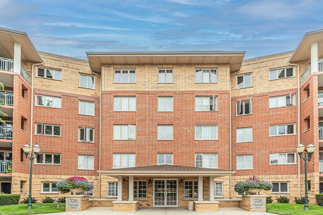720 Creekside Drive 303, Mount Prospect, IL 60056