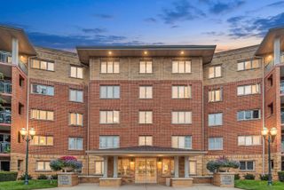 720 Creekside Drive 303, Mount Prospect, IL 60056