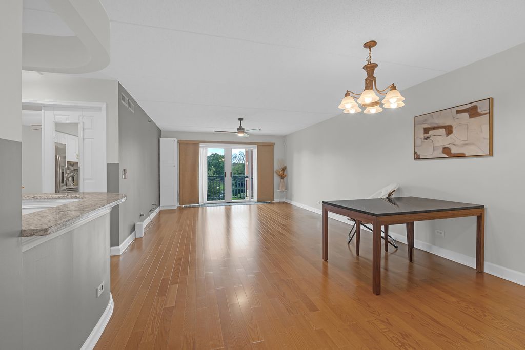 720 Creekside Drive 303, Mount Prospect, IL 60056 — photo 2