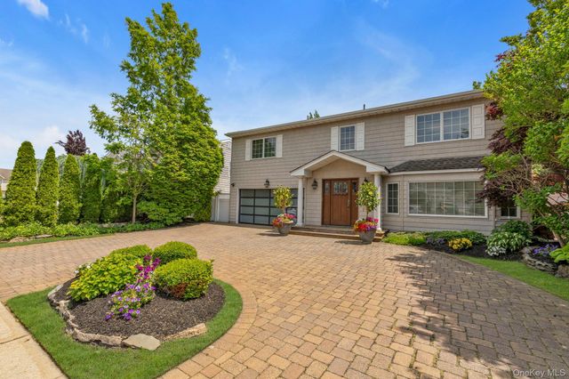 2114 Donna Drive, Merrick, NY 11566
