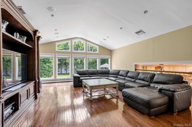 2114 Donna Drive, Merrick, NY 11566