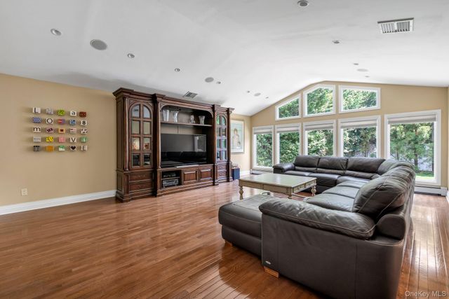 2114 Donna Drive, Merrick, NY 11566