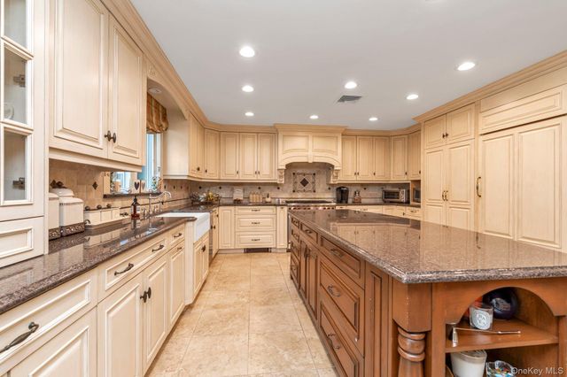 2114 Donna Drive, Merrick, NY 11566
