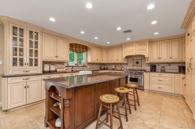 2114 Donna Drive, Merrick, NY 11566