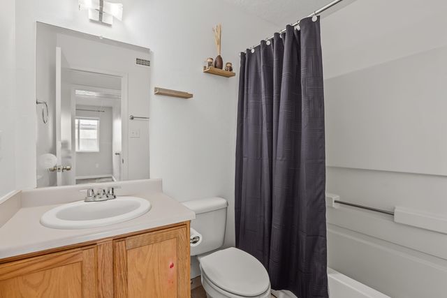8408 Rancher Road SW, Albuquerque, NM 87121