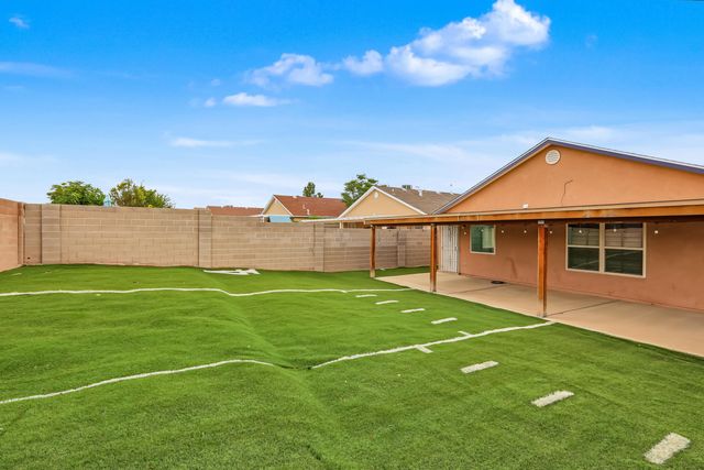 8408 Rancher Road SW, Albuquerque, NM 87121