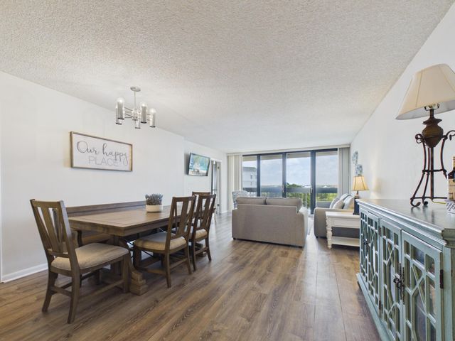 2400 PRESIDENTIAL Way 704, West Palm Beach, FL 33401