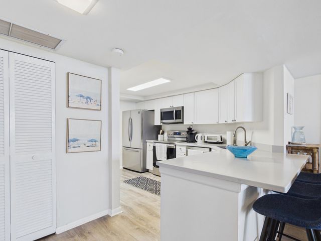 2400 PRESIDENTIAL Way 704, West Palm Beach, FL 33401