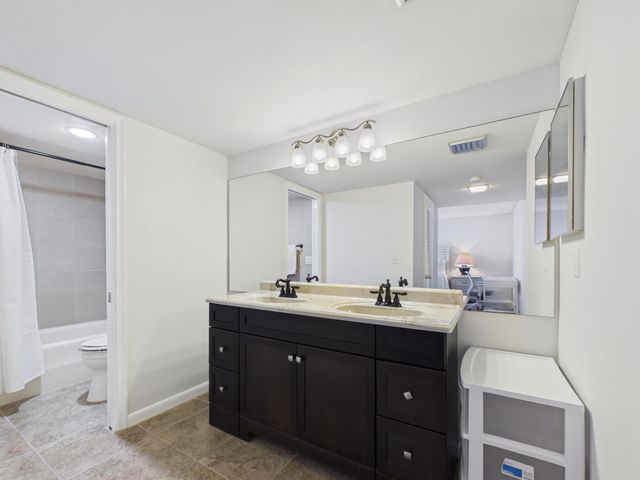 2400 PRESIDENTIAL Way 704, West Palm Beach, FL 33401