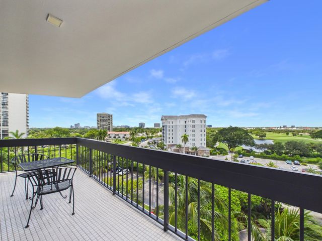 2400 PRESIDENTIAL Way 704, West Palm Beach, FL 33401