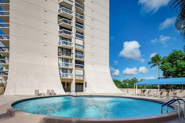 2400 PRESIDENTIAL Way 704, West Palm Beach, FL 33401