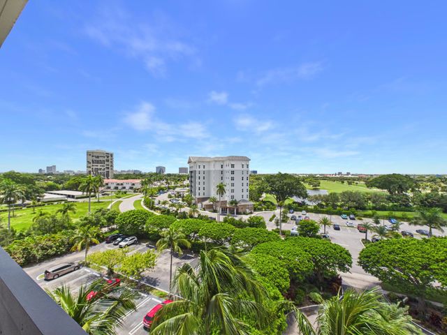 2400 PRESIDENTIAL Way 704, West Palm Beach, FL 33401