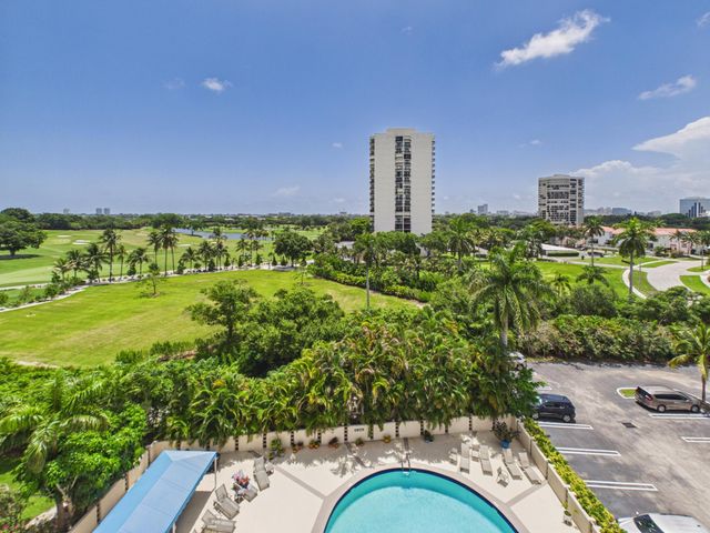 2400 PRESIDENTIAL Way 704, West Palm Beach, FL 33401