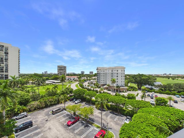 2400 PRESIDENTIAL Way 704, West Palm Beach, FL 33401