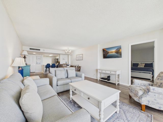 2400 PRESIDENTIAL Way 704, West Palm Beach, FL 33401