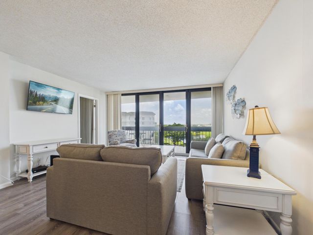 2400 PRESIDENTIAL Way 704, West Palm Beach, FL 33401