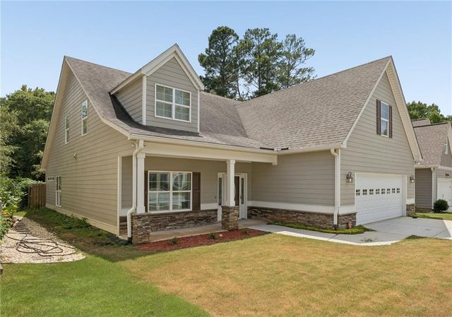 495 Rabbits Run, Fayetteville, GA 30214