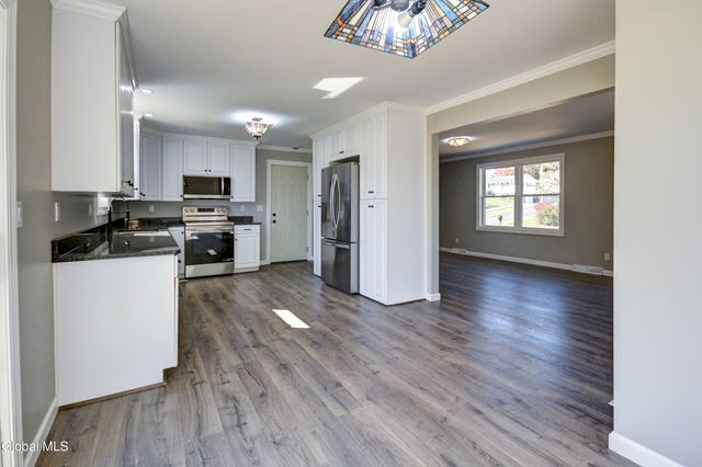 264 County Highway 154, Mayfield, NY 12078